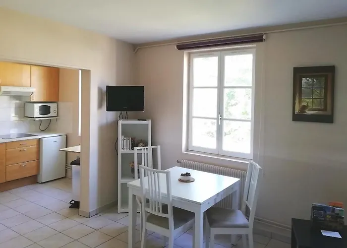 Le Maely, Au Calme, Centre De *