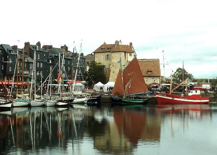 Apartment Le Maely, Au Calme, Centre De Honfleur